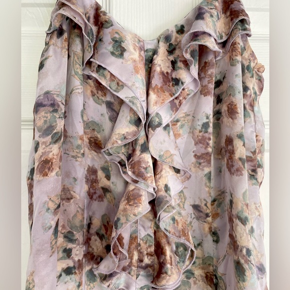 Floral Ruffle Tank Blouse. Size Small - Picture 3 of 4